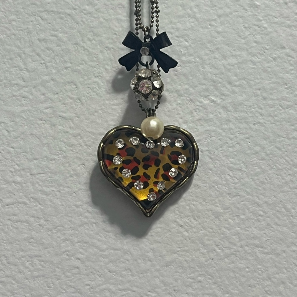 Betsey Johnson double strand leopard heart necklace